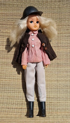 Sindy vintage pedigree doll - sindy,