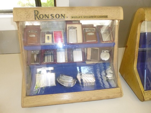 Vintage 1940 ronson oak and - oak,