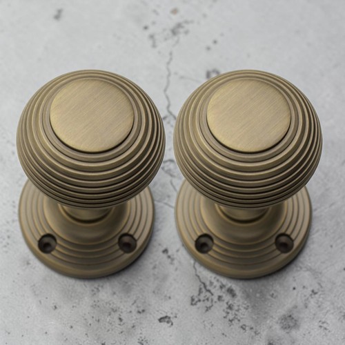 Matt antique brass - antique, sprung