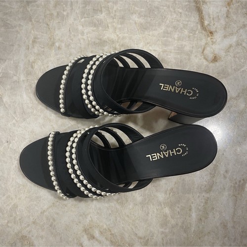 Chanel black lambskin - lambskin, mule