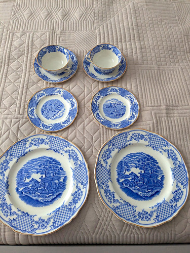 Blue white plate side - &,