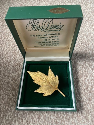 Flora danica leaf brooch - danica,