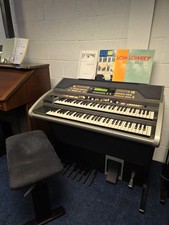 Hammond Xe 200 with Stool, Good Condition, Free UK Mainland Delivery,Warranty