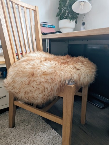 100 genuine sheepskin fur - 100%,