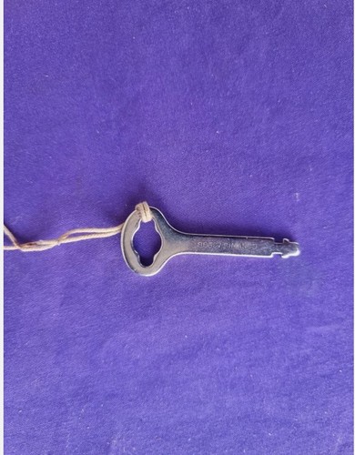 Key singer sewing machine - key,