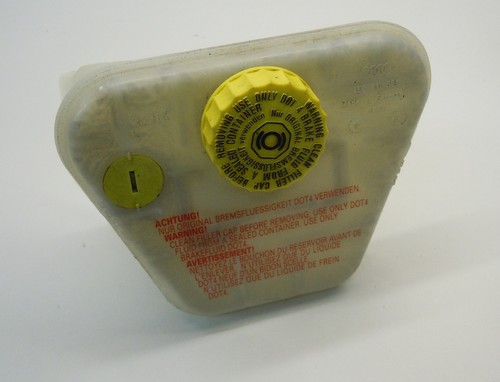 Audi brake fluid - audi, 4e