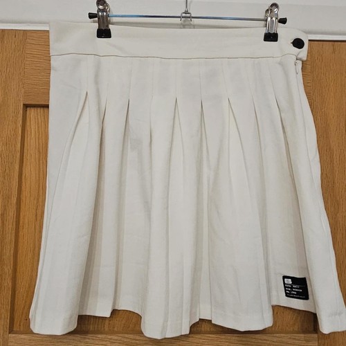 White pleated tennis - , style