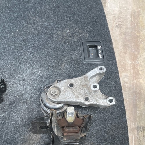 Polo 2012 engine mounted - vw,