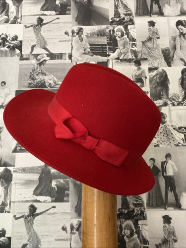 Vintage red fedora felt hat - red,