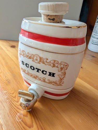 Vintage royal victoria wade - victoria,