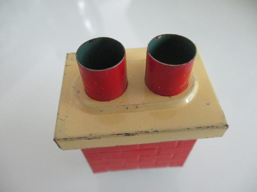 Vintage metal dolls house - metal,