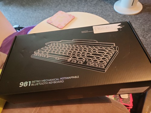 Brand new 981 retro mechanical - new,