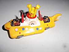 THE BEATLES GENUINE CORGI YELLOW SUBMARINE DIE CAST 1969 RED HATCHES MADE GB 803
