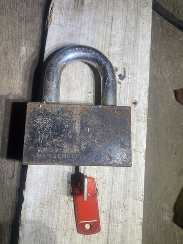Mul lock removable shackle - t,