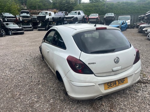 Vauxhall corsa 2014 3 - d,