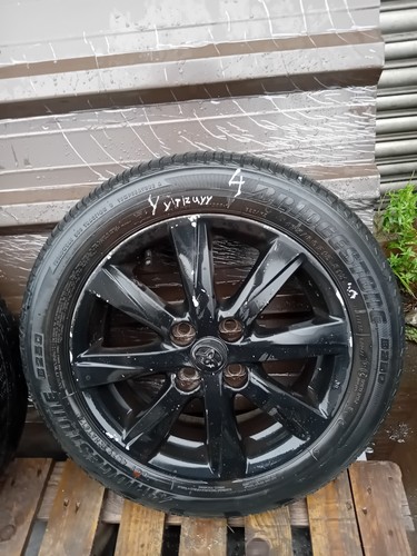 Toyota yaris single alloy - toyota,