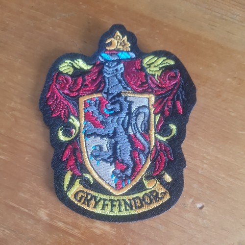 Harry potter gryffindor logo - harry,