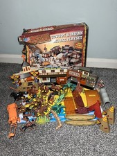Vintage Wild Frontier Cowboy And Indian Deluxe Playset Hand Painted Figures