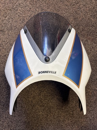 Pyramid triumph bonneville - triumph,