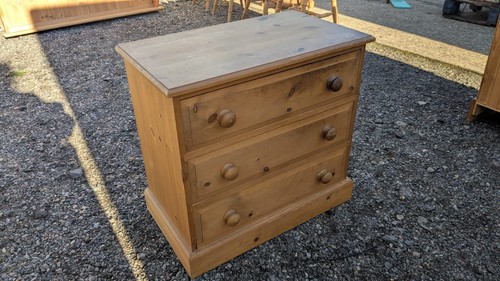 Solid pine chest drawers - of, 3