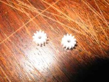 2 Nylon Pinion Gears 10 Teeth,2.5mm Bore, 0.6 Mod, 7.2mm Dia, 5mm Ht thunclimsal