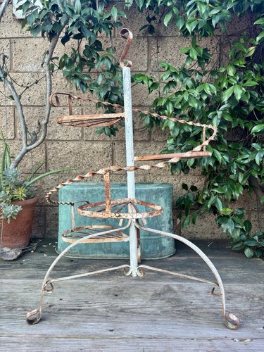 Spiral staircase tier - tier, plant