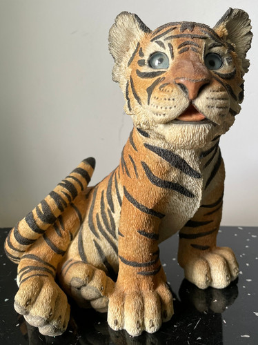 Country artists resin - country, tiger