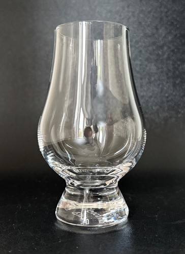 Scottish whisky dram - dram, snifter