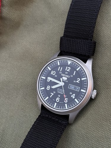 Black dial men seiko 5 - black, s/s