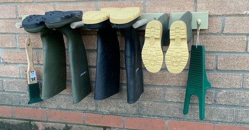 Wooden wall mounted - welly, boot