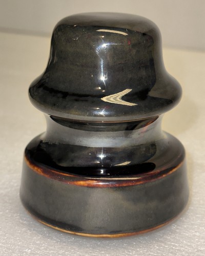 Ceramic porcelain insulator - /,