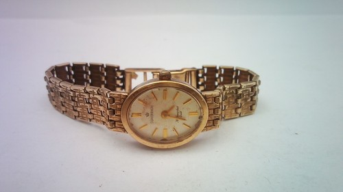 Gold hallmarked ladies - 9,