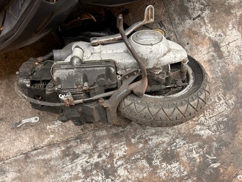 2001 vespa et4 engine block - engine,