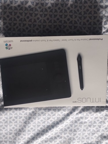 Wacom intuos pro small - wacom,