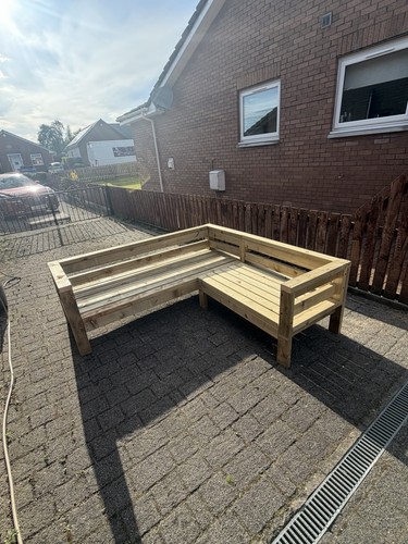 Outdoor corner bench - ,