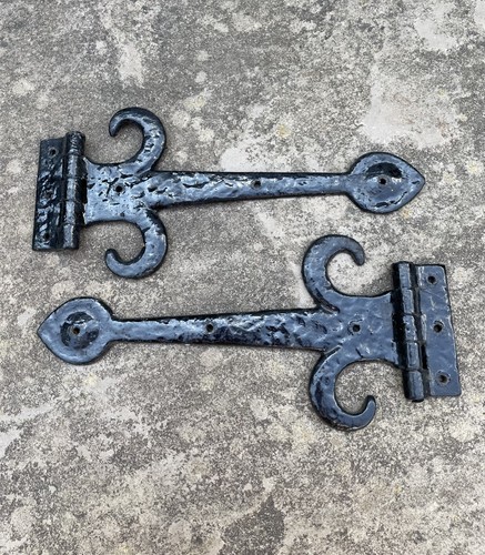 Old fleur lys - hinges, cast