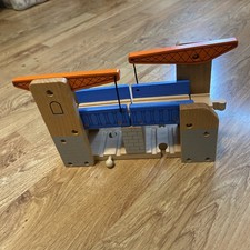 Wooden Railway Lifting Draw