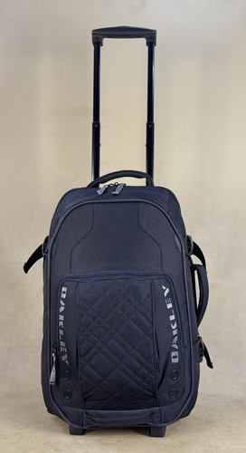 Oakley 39l black luggage - black,