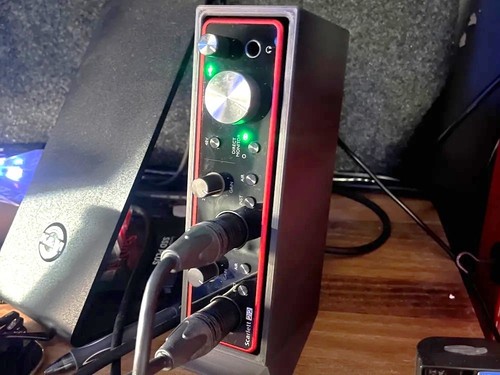 Vertical stand for focusrite - vertical,