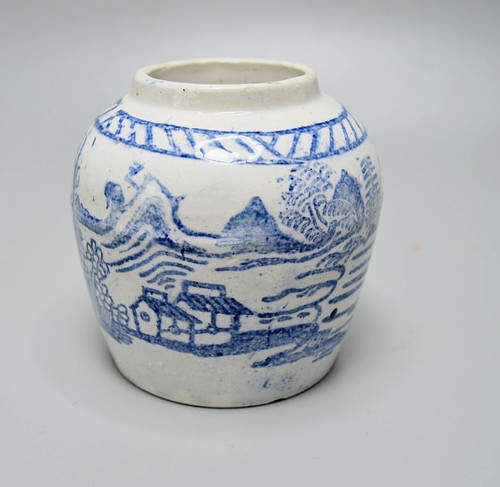 Beautiful vintage ginger jar - beautiful,