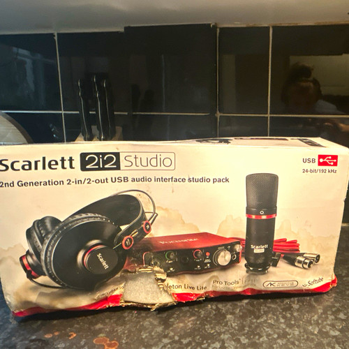 Focusrite scarlett 2i2 - focusrite,
