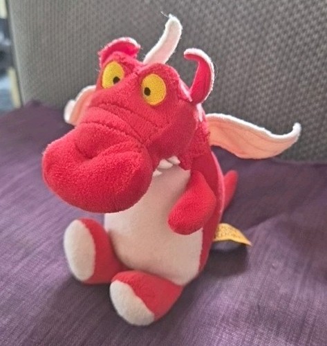Room the broom red dragon - on,