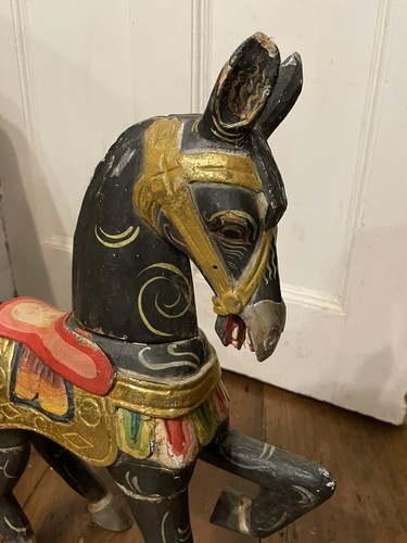 Gorgeous carved wooden vintage - gorgeous,