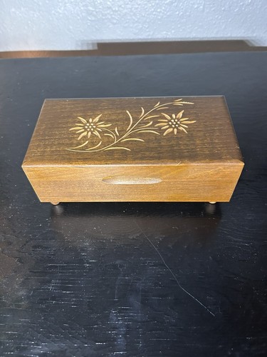 Music box with fur - box, elise