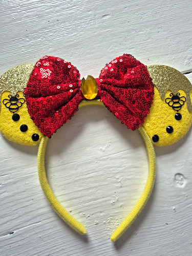 Winnie the pooh - pooh, mickey
