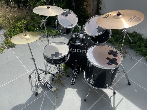 Acoustic drum kit - acoustic, with