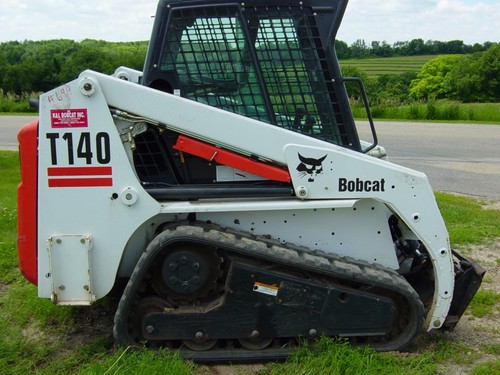 Bobcat t140 skid steer - skid,