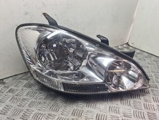 Toyota Avensis Verso headlight