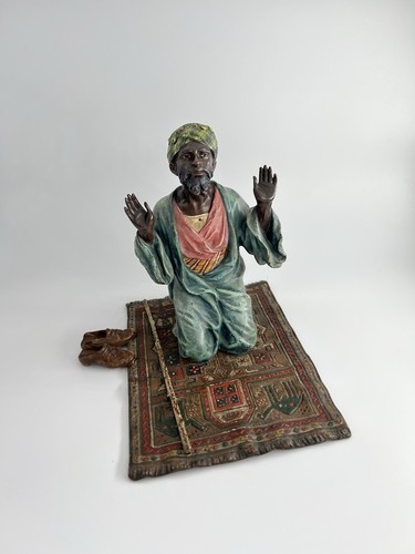 Kneeling man prayer - kneeling,