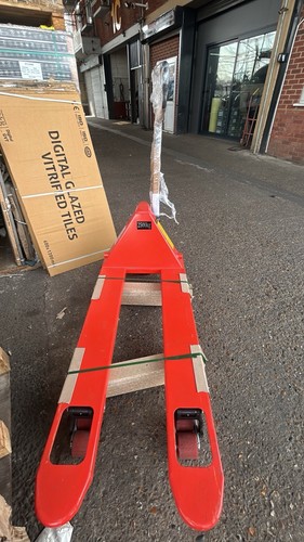 Manutan hand pallet truck - manutan,